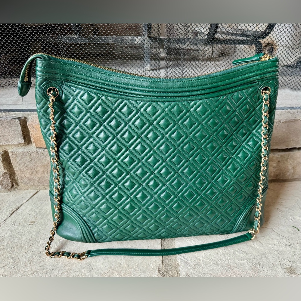 Tory Burch Quilted Fleming Leather Tote in Green - Picture 2 of 15